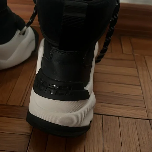 Kids Sorel New Boots Sneakers Size USA 5 Waterproof Black White - Picture 4 of 11